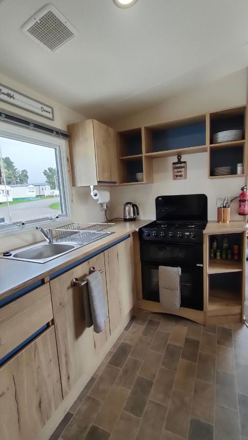 3 Bedroom Stylish Caravan - Vans With Business Sign Not Allowed Port Seton Exterior photo